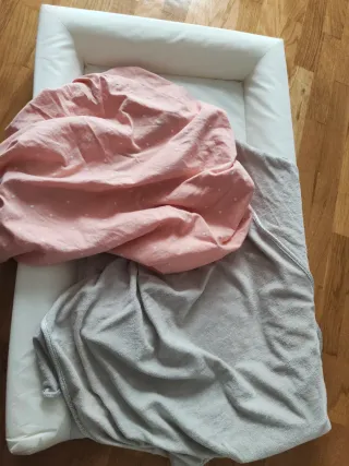Cambiador IKEA blanco + 2 fundas