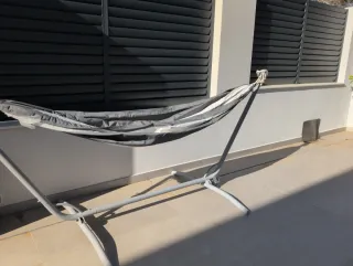 Hamaca de tela y metal