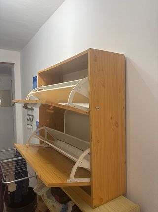 Zapatero de madera con 2 cajones