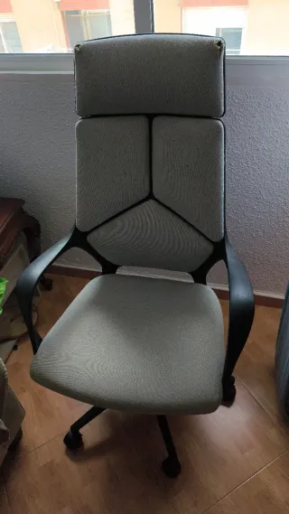 Silla de oficina giratoria Beliani gris