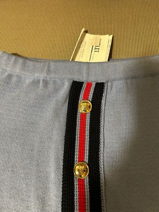 Falda Cuplé azul con rayas y botones