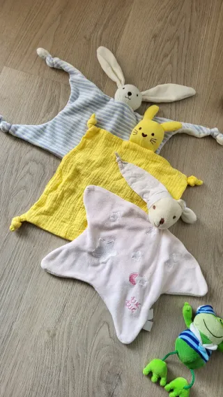 Lote Juguetes Bebé: Móvil, Peluches y Más