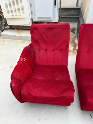 Sofá modular y butaca de terciopelo rojo vintage