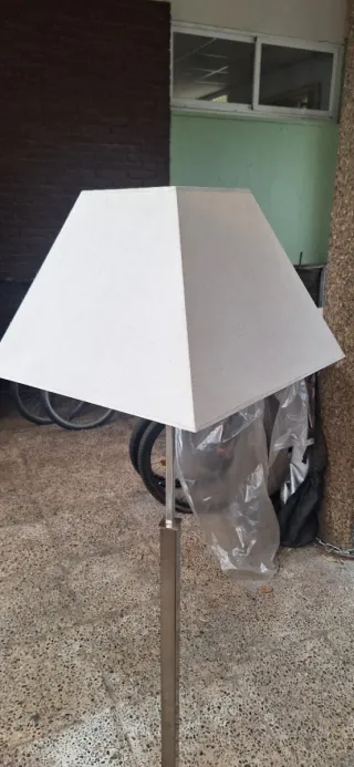 Lámpara de pie metal pantalla beige