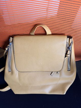 2 Mochilas, mostaza y rosa para uso diario