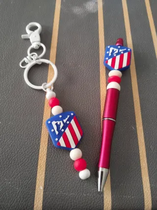 Llavero y boli escudo Atlético de Madrid