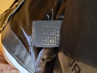 Cazadora JOHN  RICHMOND T.M en cuero