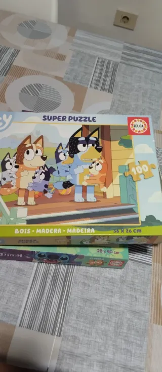 Lote 2 puzzles: Bluey y Stitch 400 y 300 piezas
