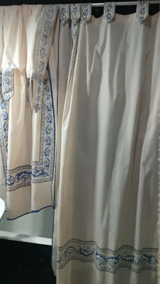 Cortina de baño tela azul y blanco