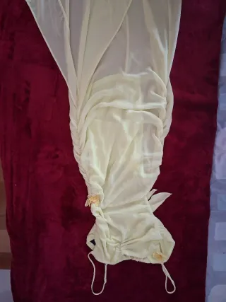 Vestido amarillo con volantes