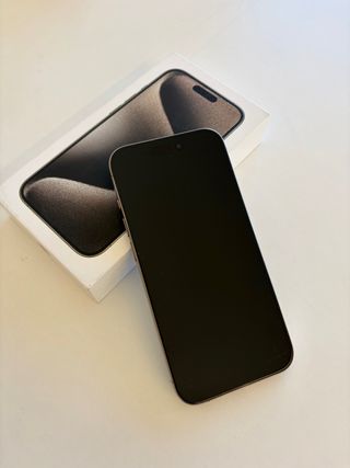 iPhone 15 Pro Titanio