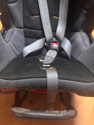 Silla coche Klippan 2 plus, color negro y gris.