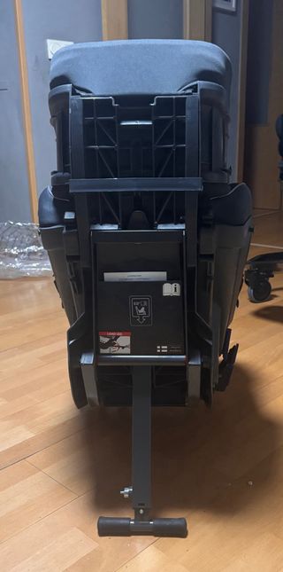 Silla coche Klippan 2 plus, color negro y gris.