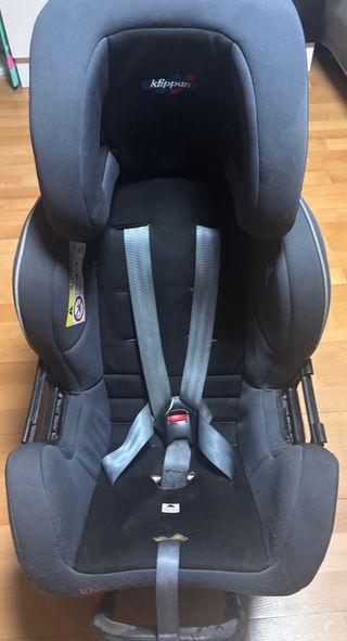Silla coche Klippan 2 plus, color negro y gris.