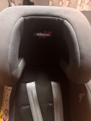 Silla coche Klippan 2 plus, color negro y gris.