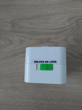 Adaptador universal para enchufes