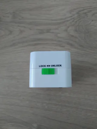 Adaptador universal para enchufes