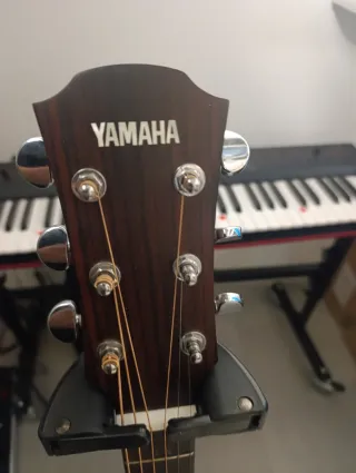 Guitarra Yamaha A3M  con estuche