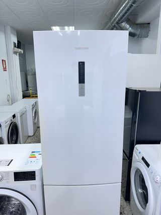 Lavadora LG y Nevera Samsung con Garantía