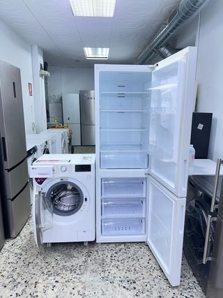Lavadora LG y Nevera Samsung con Garantía