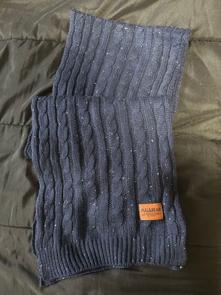 Bufanda Pull&Bear azul trenzada