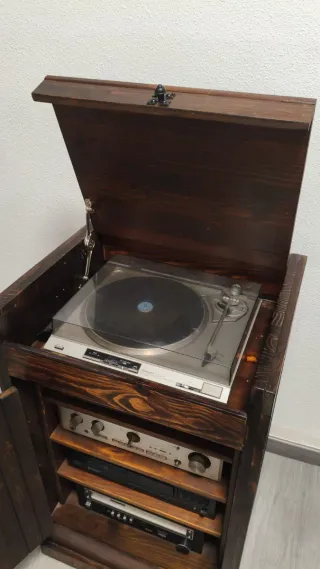 Mueble HI-FI MAdera oscura.SOLO EL MUEBLE