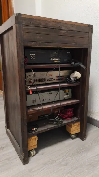 Mueble HI-FI MAdera oscura.SOLO EL MUEBLE