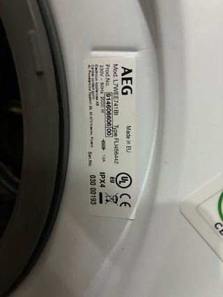 Lavadora Secadora AEG con 3 años de uso. OFERTA