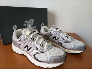 New Balance 408 plateadas Talla 39.5