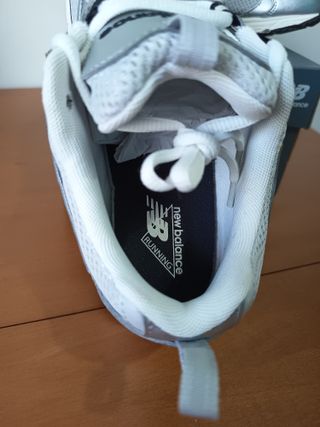 New Balance 408 plateadas Talla 39.5