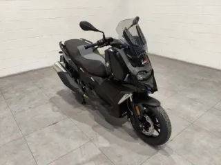 BMW C400X Negra