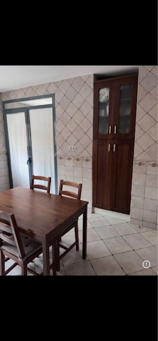 Cocina de madera marrón