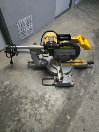 Ingletadora DeWalt DW708 Telescópica