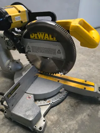 Ingletadora DeWalt DW708 Telescópica