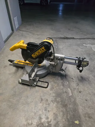 Ingletadora DeWalt DW708 Telescópica