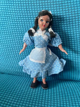 Muñeca vintage morenita con trenzas 25cm