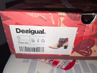 Botines Desigual estampado animal print Talla 38
