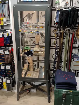 Vitrina Metálica y Cristal Gris Ikea