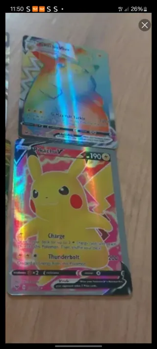 Cartas Pokémon Pikachu V e VMAX