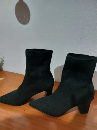 Botines negros de punto
