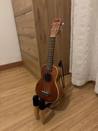 Supporto per strumenti musicali in legno