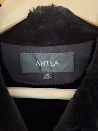 Abrigo serraje negro con borreguito