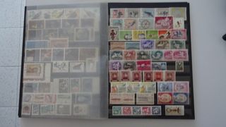 CLASIFICADOR CON 1460 SELLOS MAYORMENTE NUEVOS.