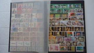 CLASIFICADOR CON 1460 SELLOS MAYORMENTE NUEVOS.