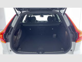 Volvo XC60 2.0 B5G AWD Plus Dark Auto 🇸🇪