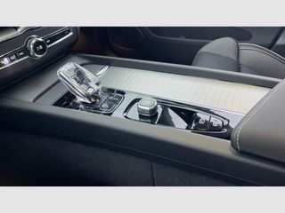 Volvo XC60 2.0 B5G AWD Plus Dark Auto 🇸🇪