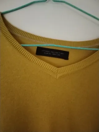 Jersey mostaza cuello V