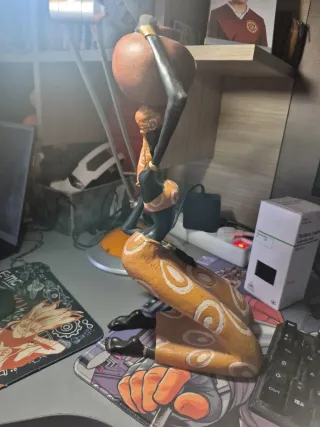 Figura cerámica mujer con cántaro