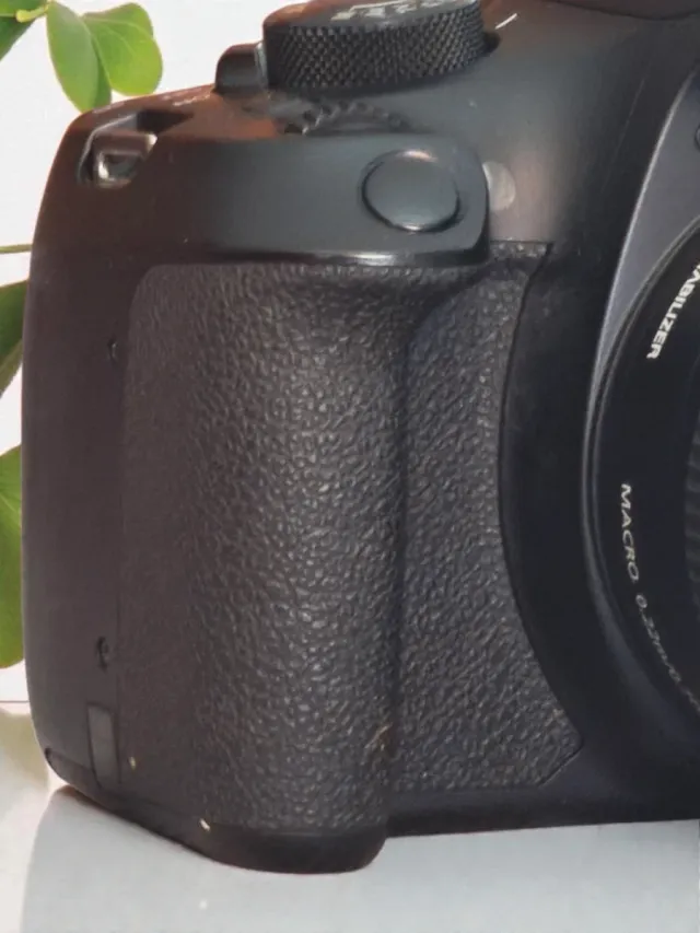 Canon EOS 1300D Nero + 10-18mm