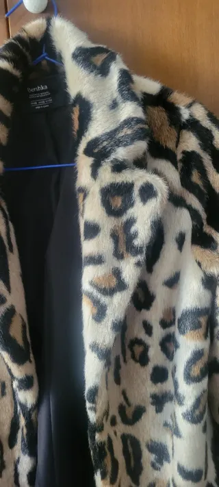 Abrigo pelo sintético Bershka